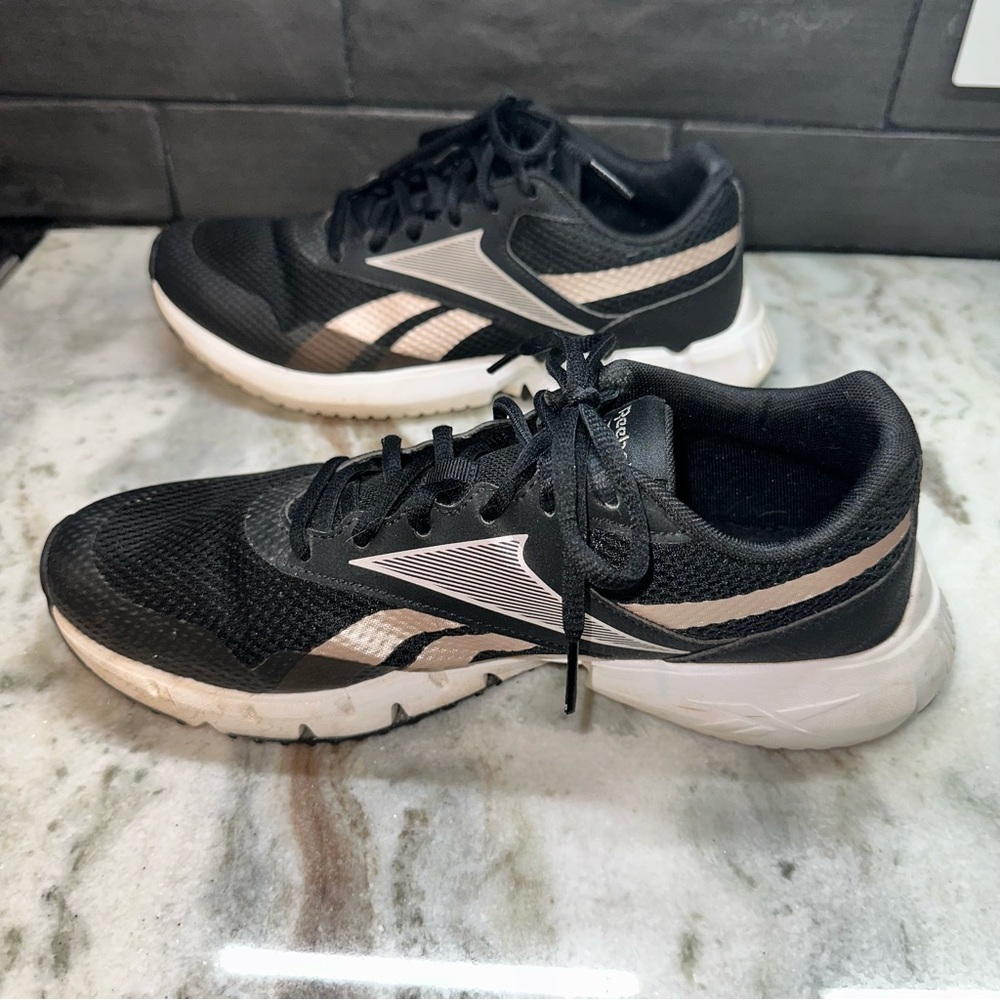 Women's Reebok Ztaur Running Athletic Shoes size 9.